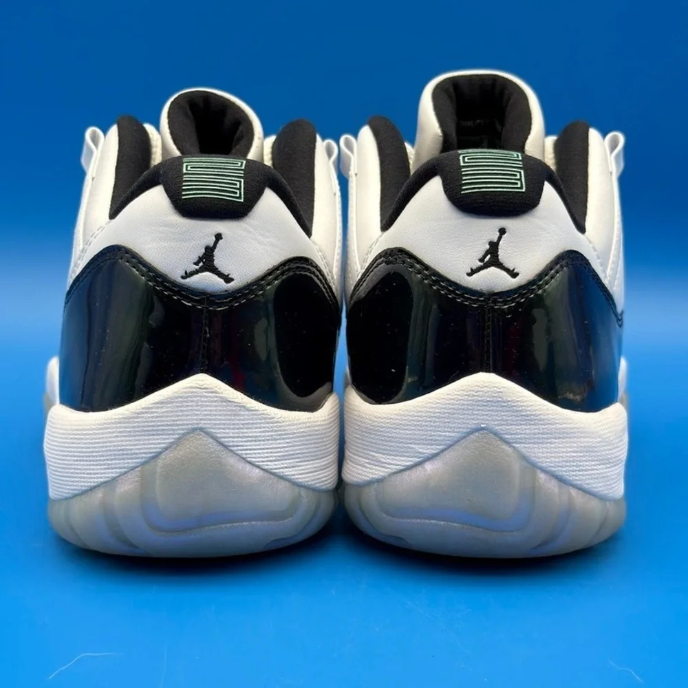 Jordan 11 Retro Low 